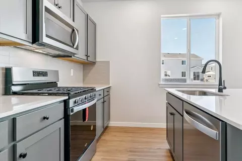 Kitchen - 3511 Switchgrass Ln, Dacono, CO 80514 photo 2 of 6
