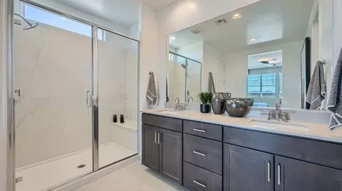Bath - 10163 E Ulysses Ave, Mesa, AZ 85212 photo 1 of 4