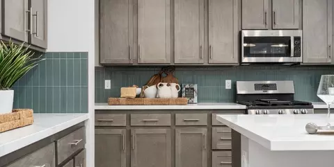 Kitchen - 17488 Camp Crk, Hesperia, CA 92345 photo 4 of 5