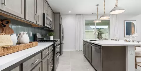 Kitchen - 17488 Camp Crk, Hesperia, CA 92345 photo 5 of 5