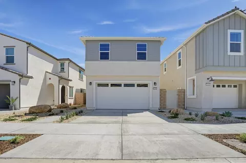 2016 Pyrenes Pl, Santa Paula, CA 93060