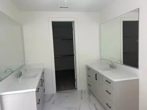 Bath - 84 Bright Star, Irvine, CA 92618 photo 2 of 4