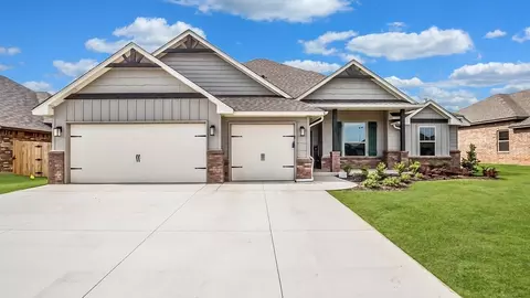 Exterior - 2920 E Northampton St, Broken Arrow, OK 74014 photo 5 of 29