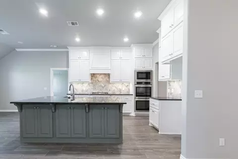 Kitchen - 2920 E Northampton St, Broken Arrow, OK 74014 photo 14 of 16