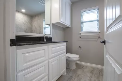Bath - 2920 E Northampton St, Broken Arrow, OK 74014 photo 8 of 9