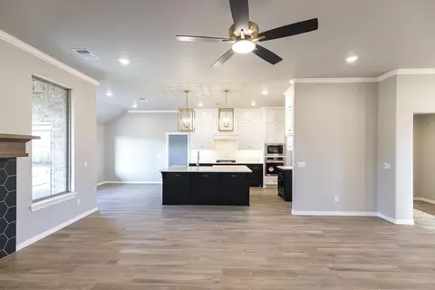 Living - 2920 E Northampton St, Broken Arrow, OK 74014 photo 2 of 9