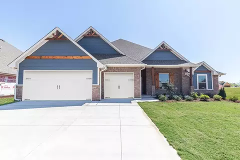 Exterior - 2920 E Northampton St, Broken Arrow, OK 74014 photo 2 of 29