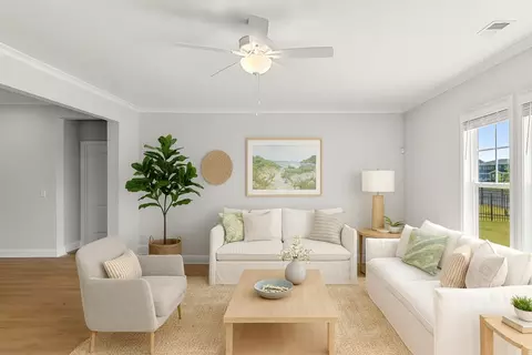 Living - 144 Como Dr, Pooler, GA 31322 photo 3 of 5