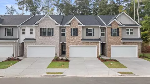 617 Silver Moon Dr, Loganville, GA 30052
