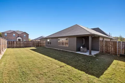 Exterior - 555 Brookside Dr, Van Alstyne, TX 75495 photo 1 of 2