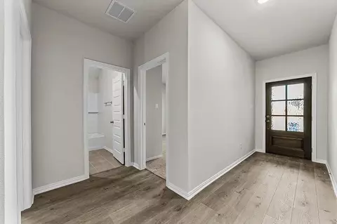 Entry Way - 555 Brookside Dr, Van Alstyne, TX 75495 photo 6 of 9
