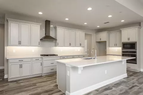 Kitchen - 3325 Forest Packs Loop, Apopka, FL 32712 photo 4 of 7