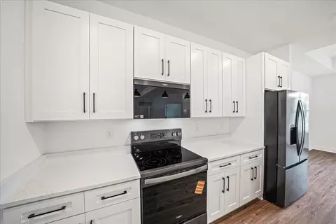 Kitchen - 13161 Spring Hill Dr, Spring Hill, FL 34609 photo 3 of 8
