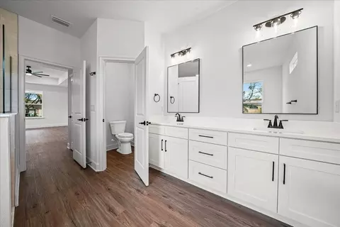 Entry Way - 13161 Spring Hill Dr, Spring Hill, FL 34609 photo 6 of 9