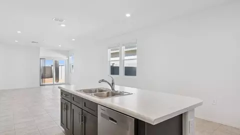 Kitchen - 9648 S Caballo Dr, Apache Junction, AZ 85120 photo 4 of 7