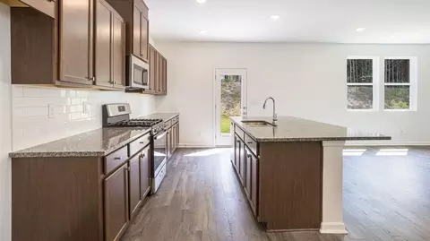 Kitchen - 107 Hollow Oak Bnd, Euharlee, GA 30145 photo 16 of 22