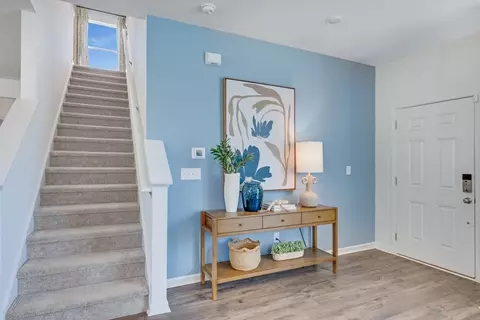 Entry Way - 107 Hollow Oak Bnd, Euharlee, GA 30145 photo 8 of 19