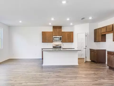 Kitchen - 107 Hollow Oak Bnd, Euharlee, GA 30145 photo 6 of 22
