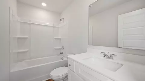 Bath - 467 Tate St, Monroe, GA 30655 photo 2 of 2