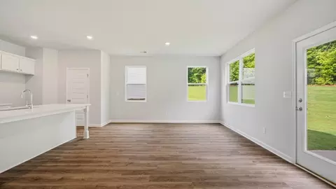 Living - 467 Tate St, Monroe, GA 30655 photo 2 of 5