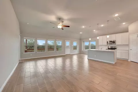 117 Greeley Dr, Floresville, TX 78114