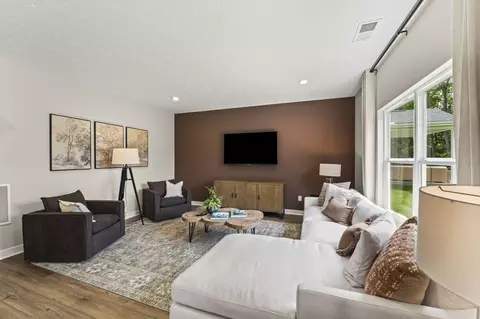 Living - 1369 Waycross Rd, Cincinnati, OH 45240 photo 6 of 9