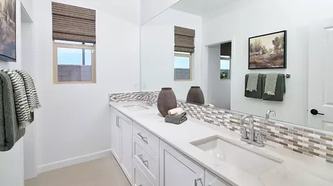 Bath - 5548 Dora Way, Oceanside, CA 92057 photo 3 of 7