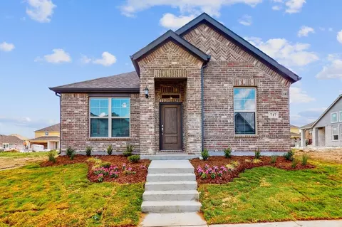 1048 Tarryhill Dr, Crowley, TX 76036