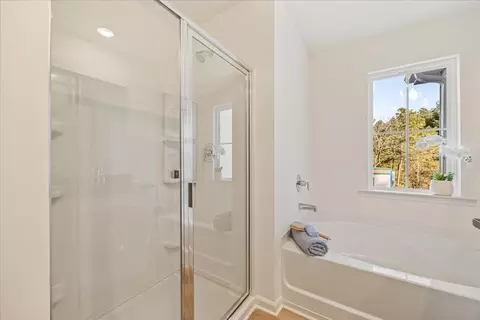 Bath - 1821 Dawn Rd, Conyers, GA 30013 photo 2 of 7
