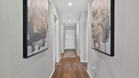Entry Way - 140 Pinehurst Dr, Boyd, TX 76023 photo 3 of 6