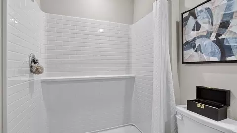 Bath - 140 Pinehurst Dr, Boyd, TX 76023 photo 2 of 7