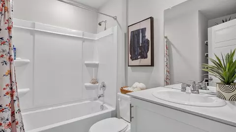 Bath - 140 Pinehurst Dr, Boyd, TX 76023 photo 5 of 7