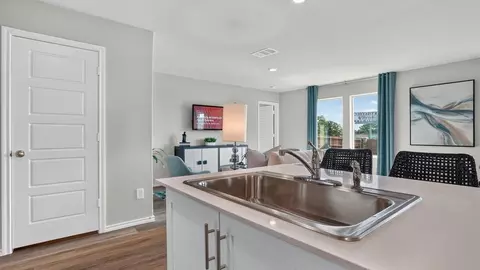 Kitchen - 140 Pinehurst Dr, Boyd, TX 76023 photo 5 of 11