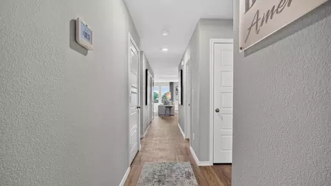 Entry Way - 140 Pinehurst Dr, Boyd, TX 76023 photo 2 of 6