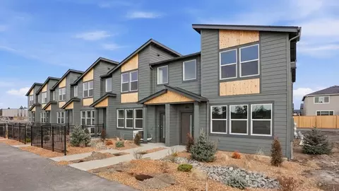 21217 SE Pelee Dr, Bend, OR 97702