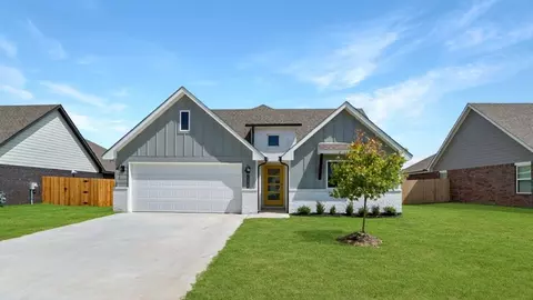Exterior - 22727 E 106th Pl S, Broken Arrow, OK 74014 photo 3 of 9