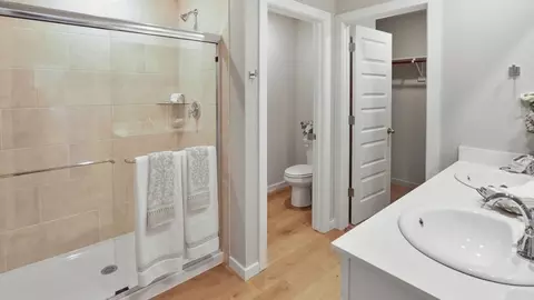 Bath - 22727 E 106th Pl S, Broken Arrow, OK 74014 photo 3 of 3