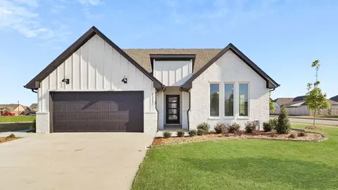 Exterior - 22727 E 106th Pl S, Broken Arrow, OK 74014 photo 6 of 9