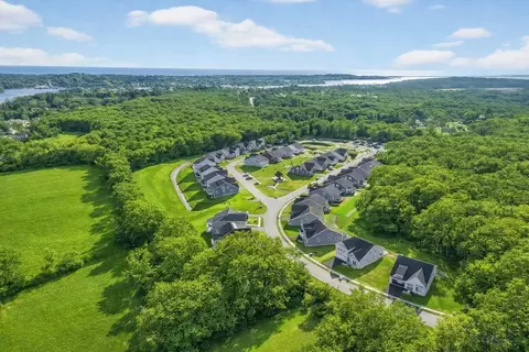 View/Area - 7 Summertime Cir, Pawcatuck, CT 06379 photo 2 of 5