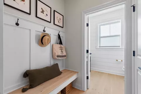 Entry Way - 7 Summertime Cir, Pawcatuck, CT 06379 photo 3 of 3