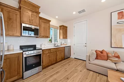 Kitchen - 3997 Wild Rye Rd, Placer One, CA 95747 photo 16 of 28
