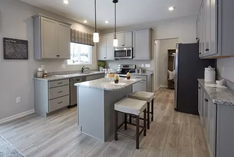 Kitchen - 105 Sycamore Dr, Circleville, OH 43113 photo 7 of 9