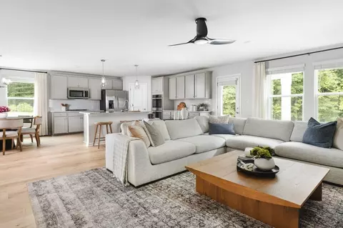 Living - 121 Shenandoah Ln, Lagrange, GA 30241 photo 2 of 2
