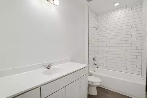 Bath - 730 Farmfield Dr, Saint Augustine, FL 32092 photo 1 of 1