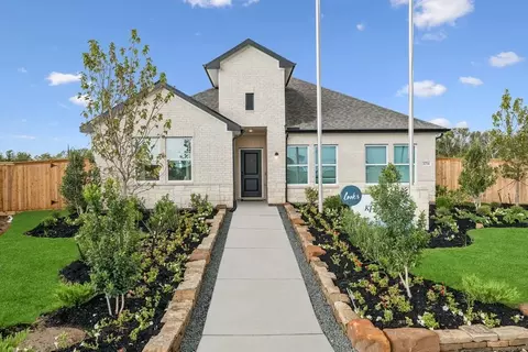 Exterior - 2911 Silver Forest St, Angleton, TX 77515 photo 3 of 9