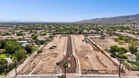 View/Area - 1419 E Harwell Rd, Phoenix, AZ 85042 photo 2 of 12