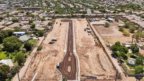 View/Area - 1419 E Harwell Rd, Phoenix, AZ 85042 photo 5 of 12