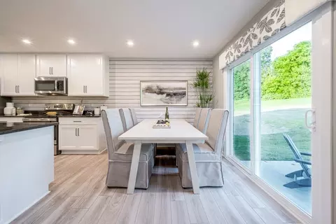 Dining - 3198 Belleglade Dr, Covington, KY 41015 photo 2 of 3