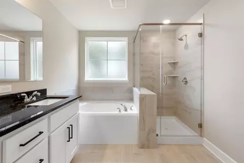 Bath - 5006 Acadia Loop, Bryan, TX 77845 photo 5 of 6
