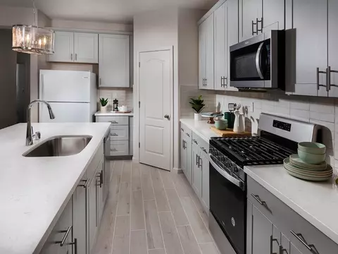 Kitchen - 1711 Eagle River Ave, Manteca, CA 95337 photo 2 of 4